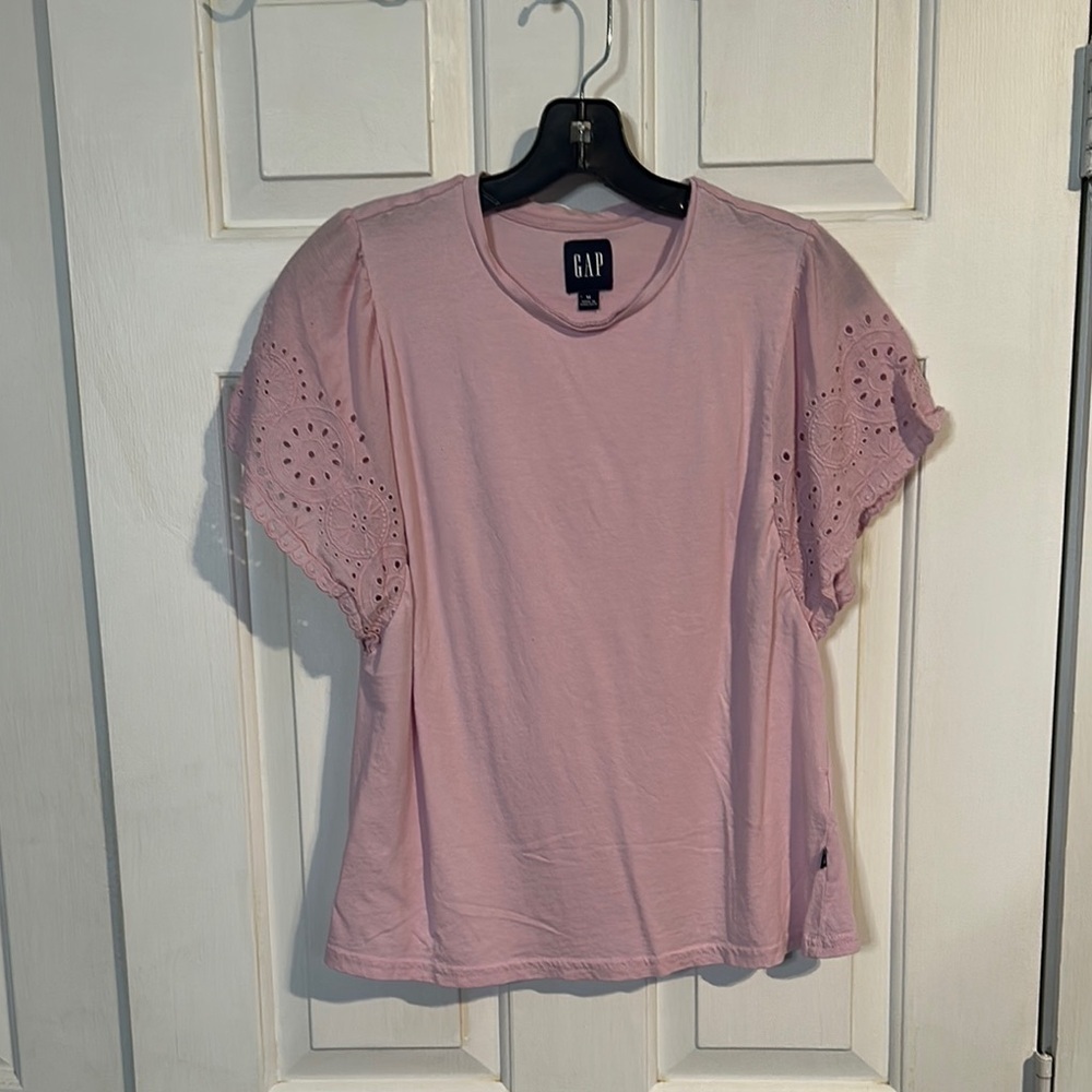 Gap Lilac Top size medium